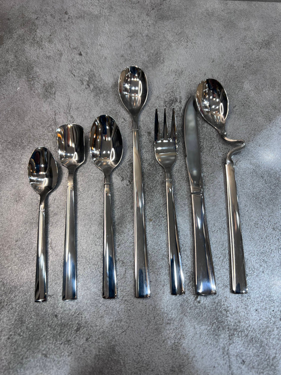 سرویس ۱۵۰ عددی قاشق و چنگال طرح شیکاگو براق برند یونیک ۳۰ نفره استیل ضد زنگ