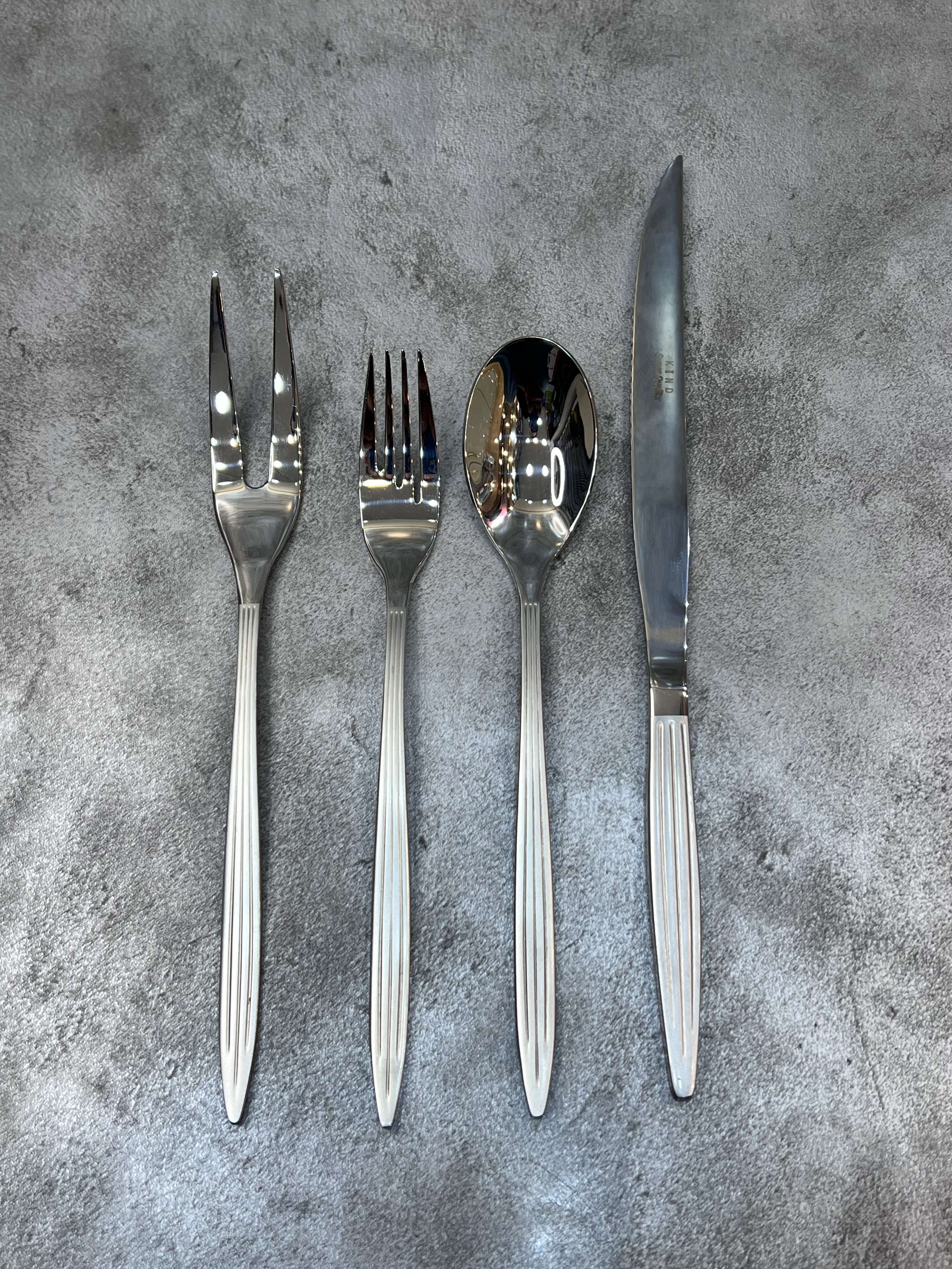 سرویس ۱۵۵ عددی قاشق و چنگال طرح لیلی مات برند کایند ۳۰ نفره ضخامت ۴ میل استیل ضد زنگ