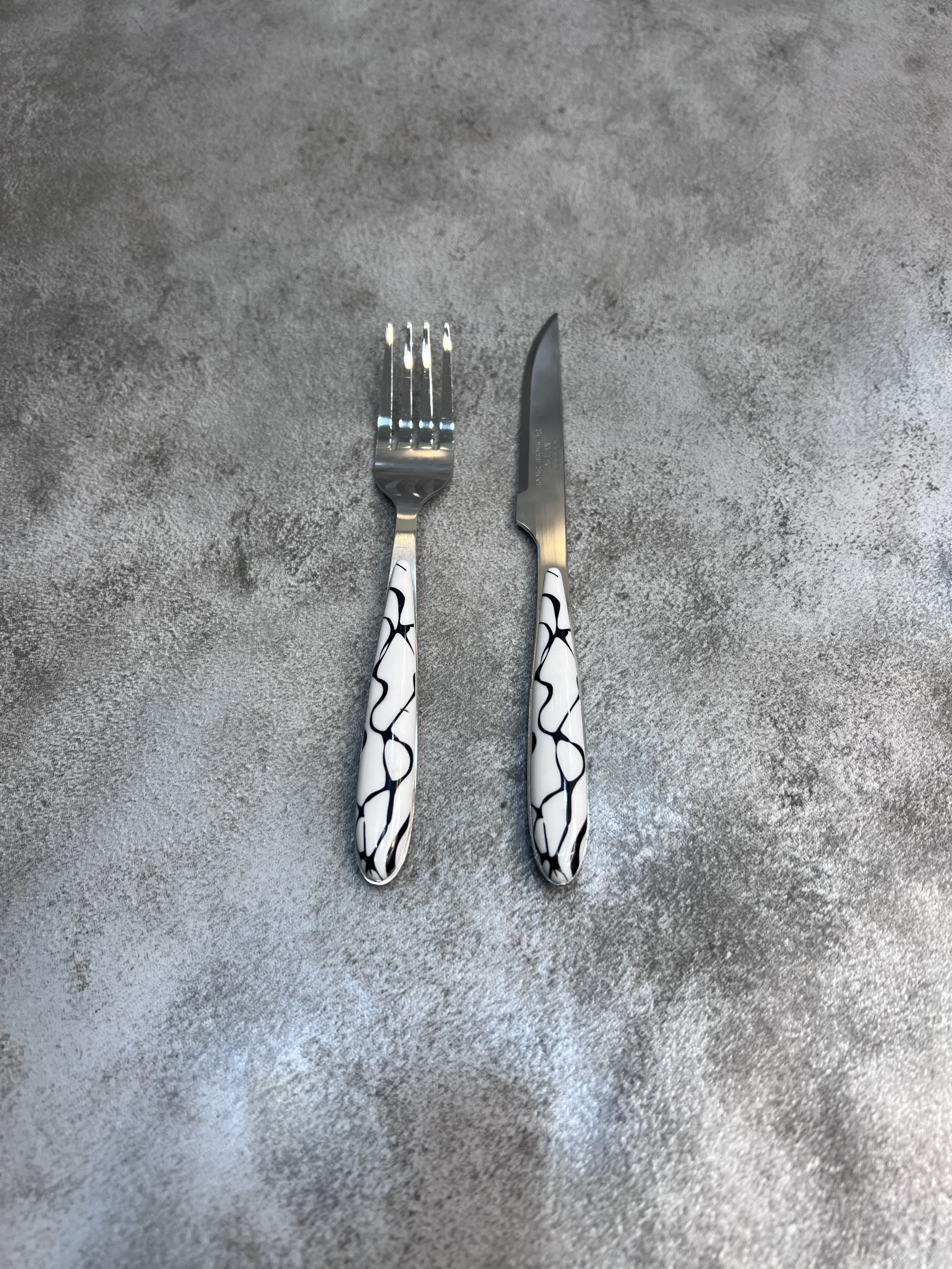 سرویس ۱۲ عددی کارد و چنگال برند ام تی جی طرح سرامیک - ۳