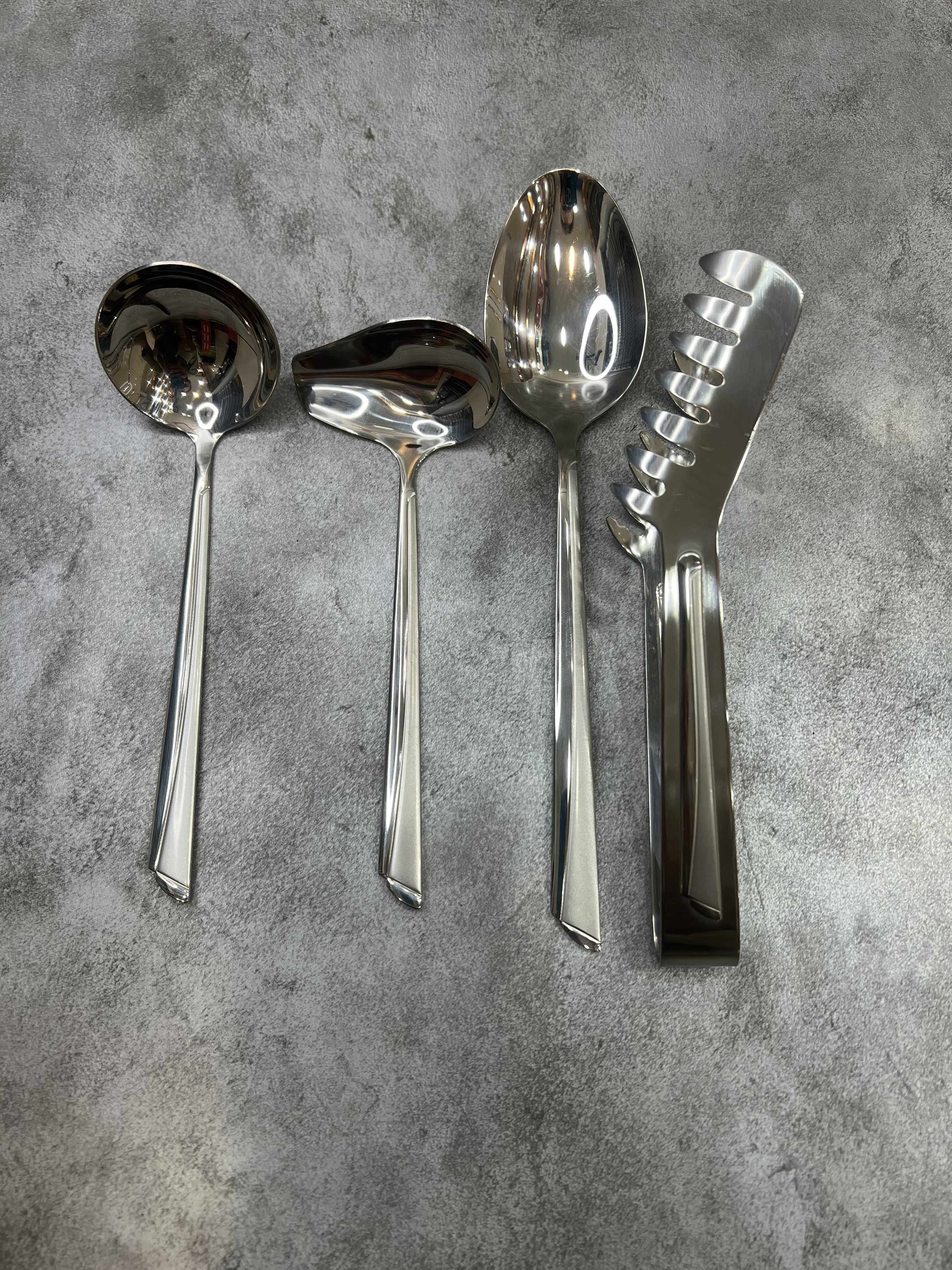 سرویس ۱۵۰ عددی قاشق و چنگال طرح ناخنی برند یونیک ۳۰ نفره  استیل ضد زنگ