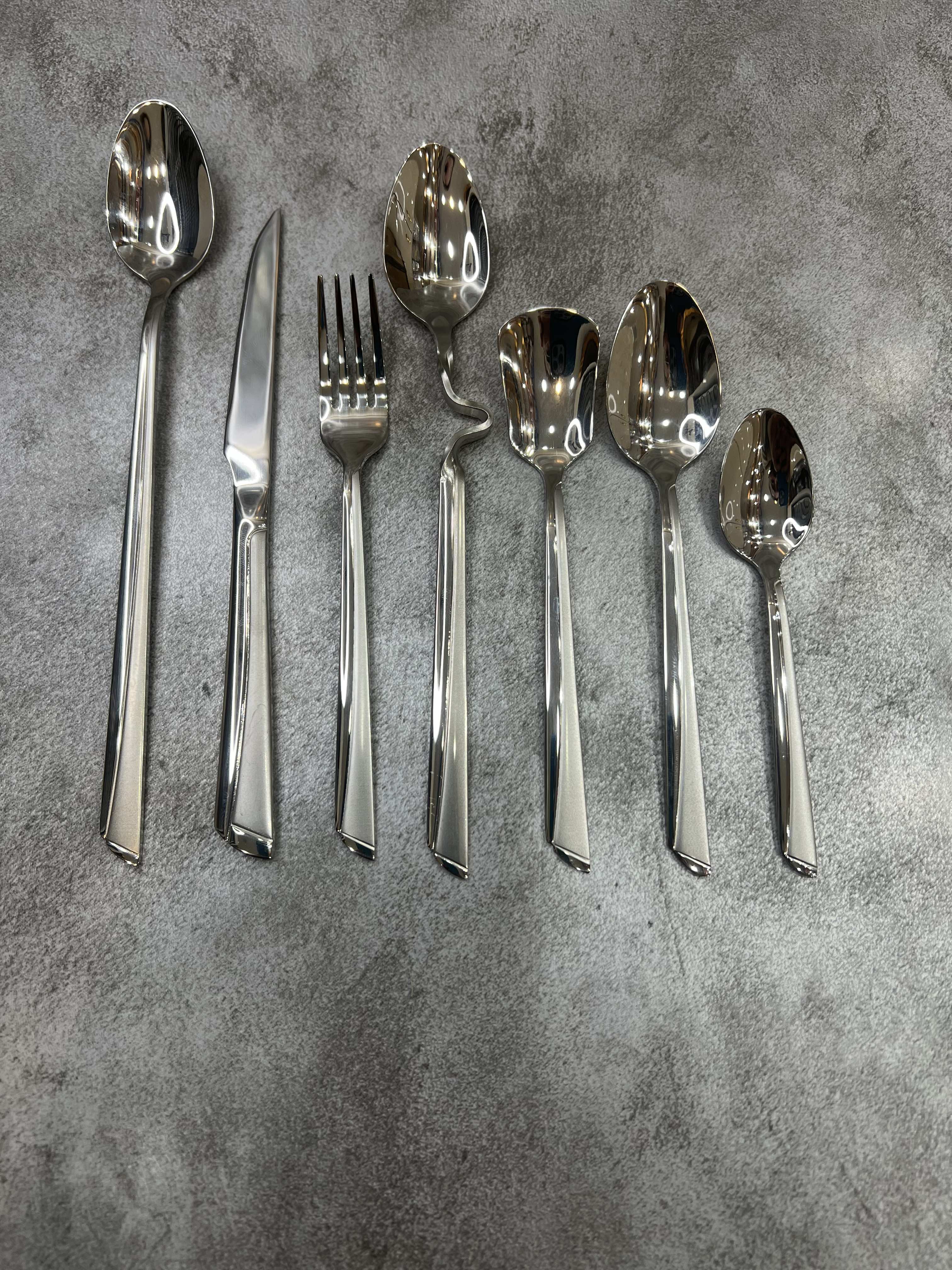 سرویس ۱۵۰ عددی قاشق و چنگال طرح ناخنی برند یونیک ۳۰ نفره  استیل ضد زنگ