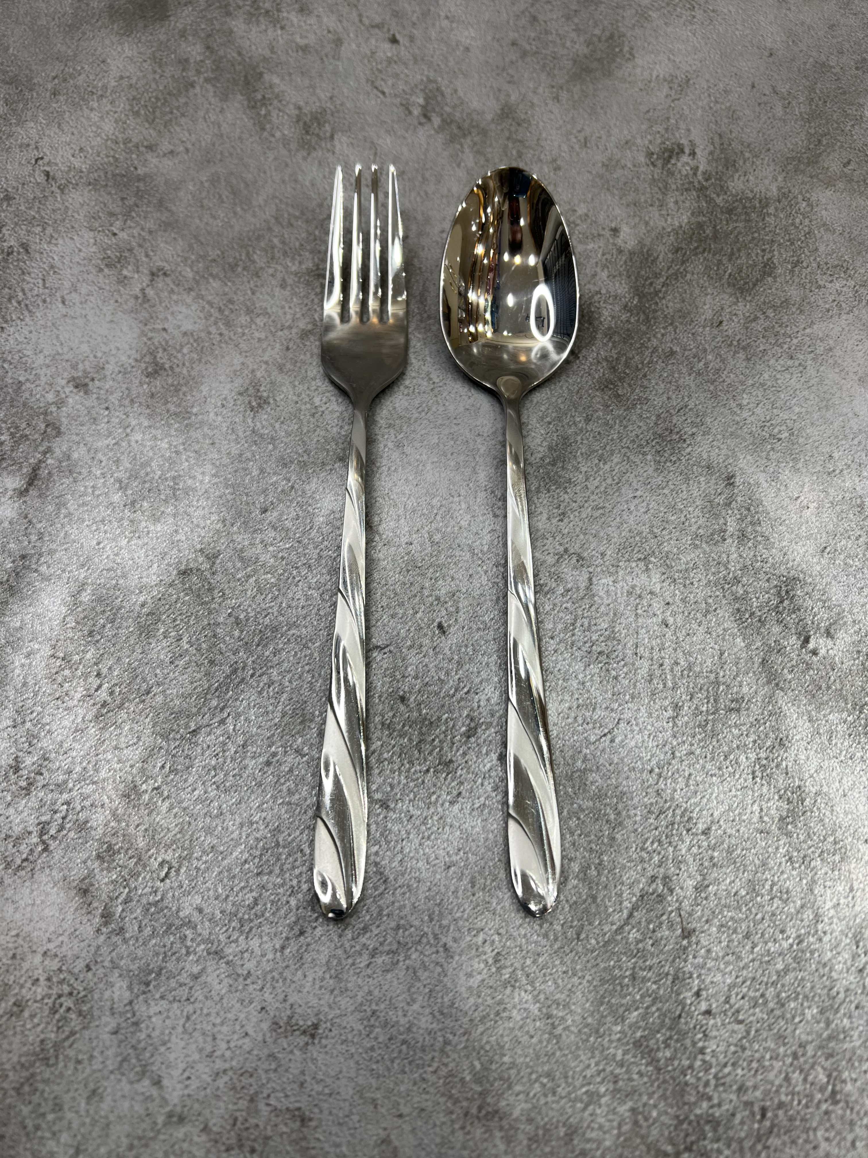 سرویس ۱۲ عددی قاشق و چنگال برند ام تی جی مدل نیویورک استیل ضد زنگ