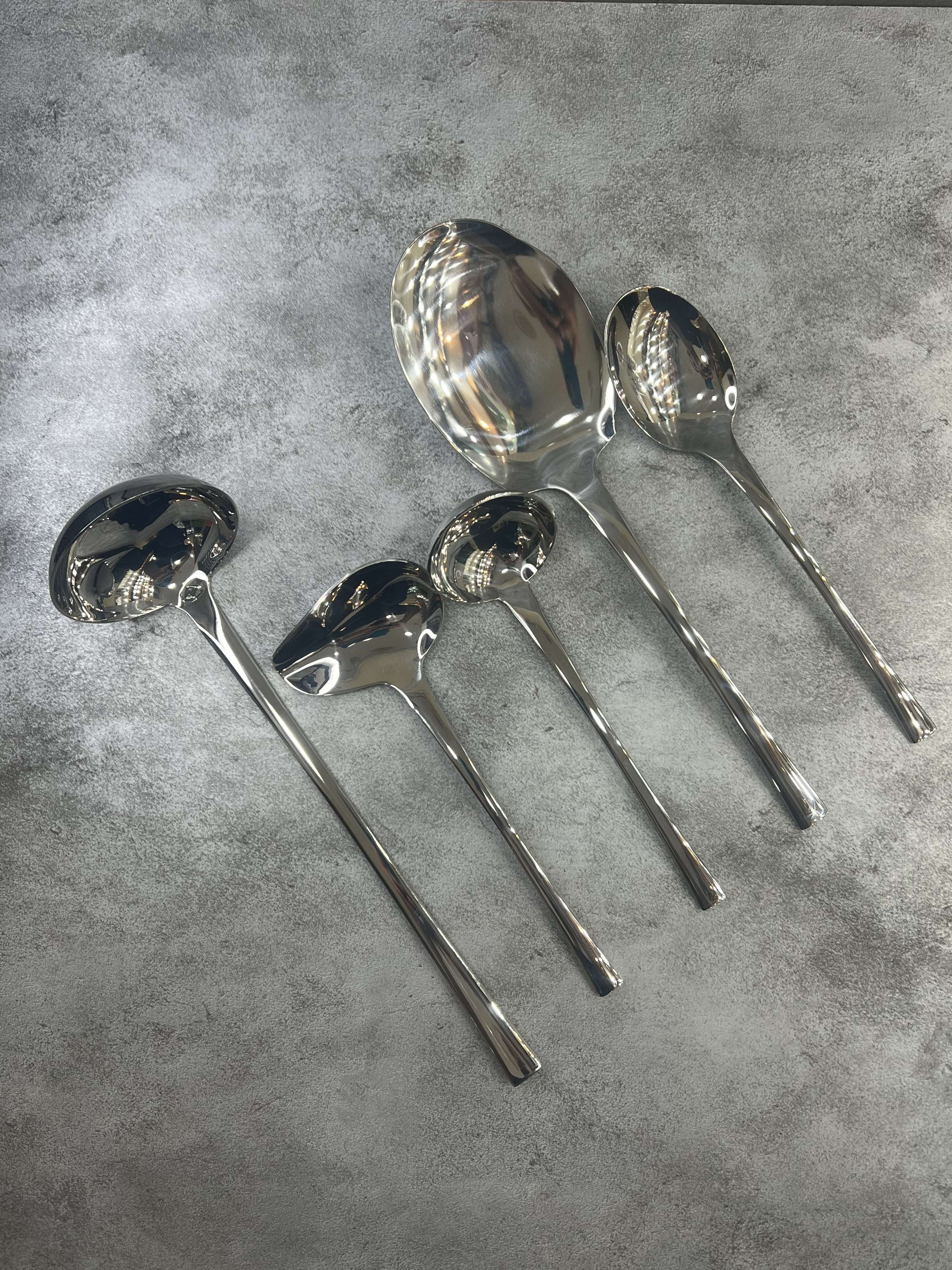 سرویس ۱۵۵ عددی قاشق و چنگال طرح چری براق برند کایند ۳۰ نفره ضخامت ۴ میل استیل ضد زنگ